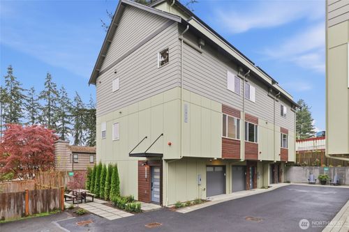 b-14610 Corliss Ave N, Shoreline, WA, 98133-6718 | Card Image