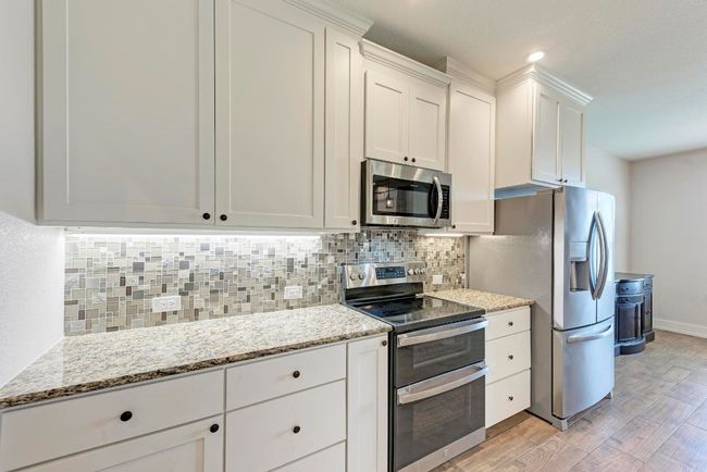 110 Chaumont St, House other with 3 bedrooms, 2 bathrooms and 2 parking in Kingsland TX | Image 16