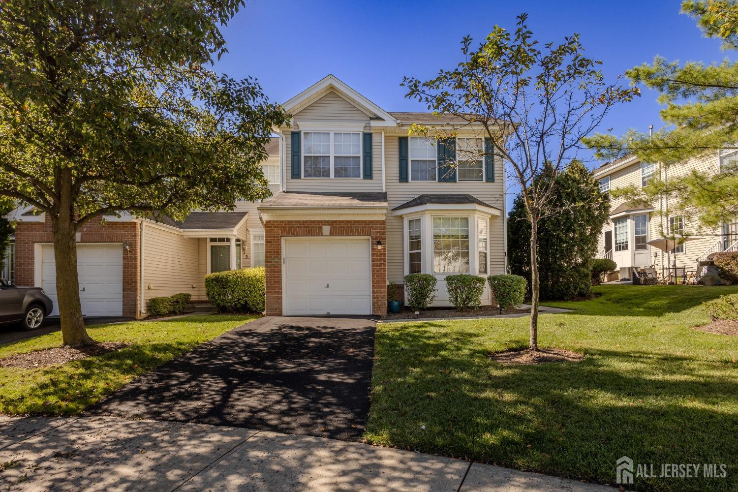 Grossweiler Ln, Parlin, NJ 08859