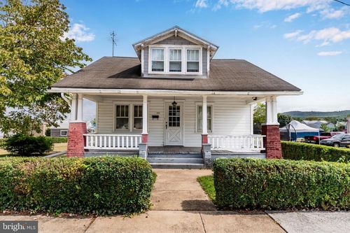 420 Chestnut St, MOUNT HOLLY SPRINGS, PA, 17065-1220 | Card Image