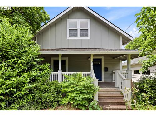 131 Se 74th Ave, Portland, OR, 97215-1444 | Card Image