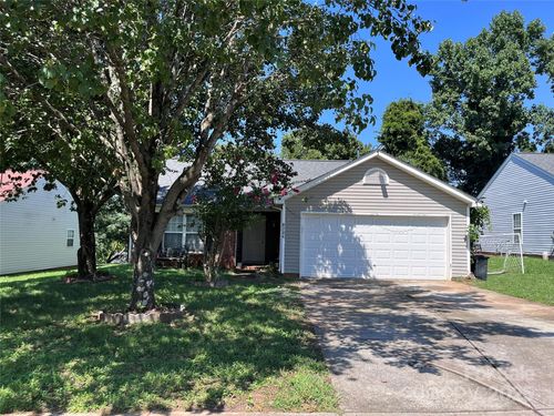 8204 Lamplighter Pl, Charlotte, NC, 28217-5064 | Card Image