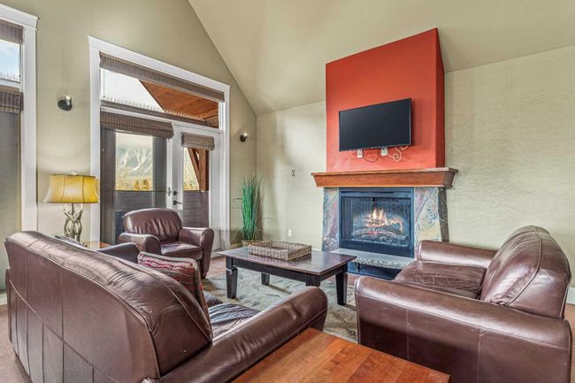 402 - 191 Kananaskis Way, Condo with 3 bedrooms, 3 bathrooms and 1 parking in Canmore AB | Image 10