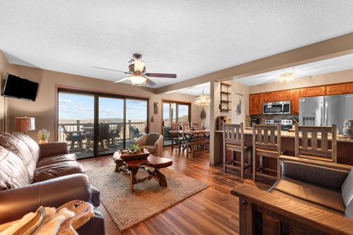 apt-4-1 Treehouse Ln, Branson, MO, 65616-6191 | Card Image