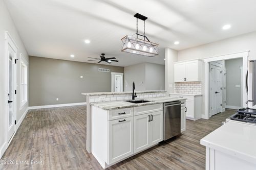 3054 Barlows Brook Rd, Shelbyville, KY, 40065-7321 | Card Image