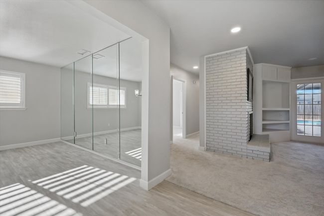 3141 La Kenta Cir, House other with 3 bedrooms, 2 bathrooms and null parking in Farmers Branch TX | Image 5