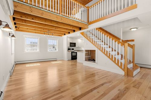 8 58th St, Newburyport, MA, 01950-4225 | Card Image