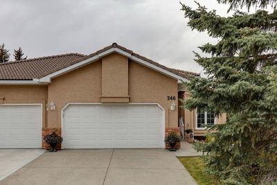 246 Hamptons Pk Nw, Home with 3 bedrooms, 3 bathrooms and 4 parking in Calgary AB | Image 1