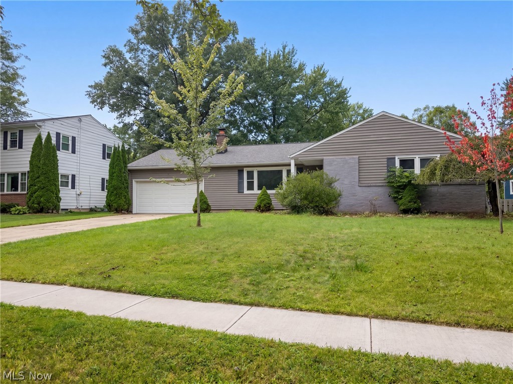 211 Roshon Dr, For Sale in Medina - eXp Realty
