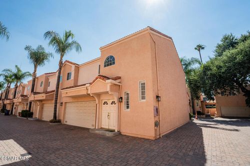 30-5200 White Oak Ave, Encino, CA, 91316-3830 | Card Image