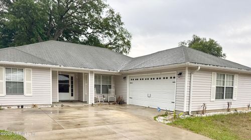 237 Mango Dr, Palatka, FL, 32177-6420 | Card Image