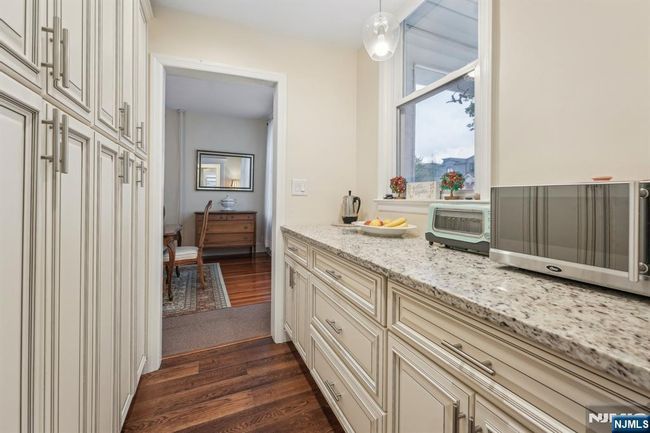 74 Oakdene Ave, House other with 6 bedrooms, 3 bathrooms and null parking in Cliffside Park NJ | Image 14