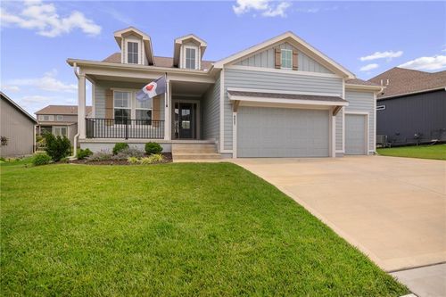 9037 Mesquite St, Shawnee, KS, 66227-5600 | Card Image