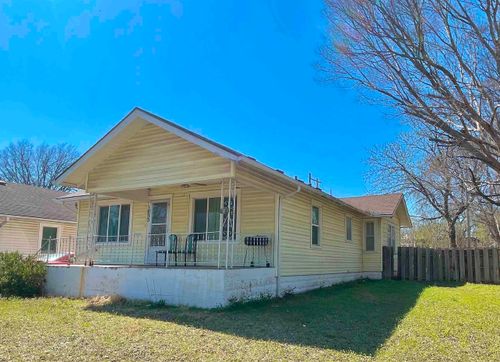 1035 N A St, Arkansas City, KS, 67005-1405 | Card Image