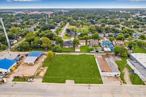 1302 Texas Ave, Texas City, TX, 77590-8574 | Card Image