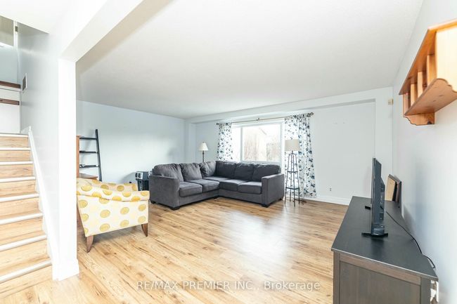 43 - 21a Thistle Down Blvd, Condo with 3 bedrooms, 3 bathrooms and 1 parking in Toronto ON | Image 11