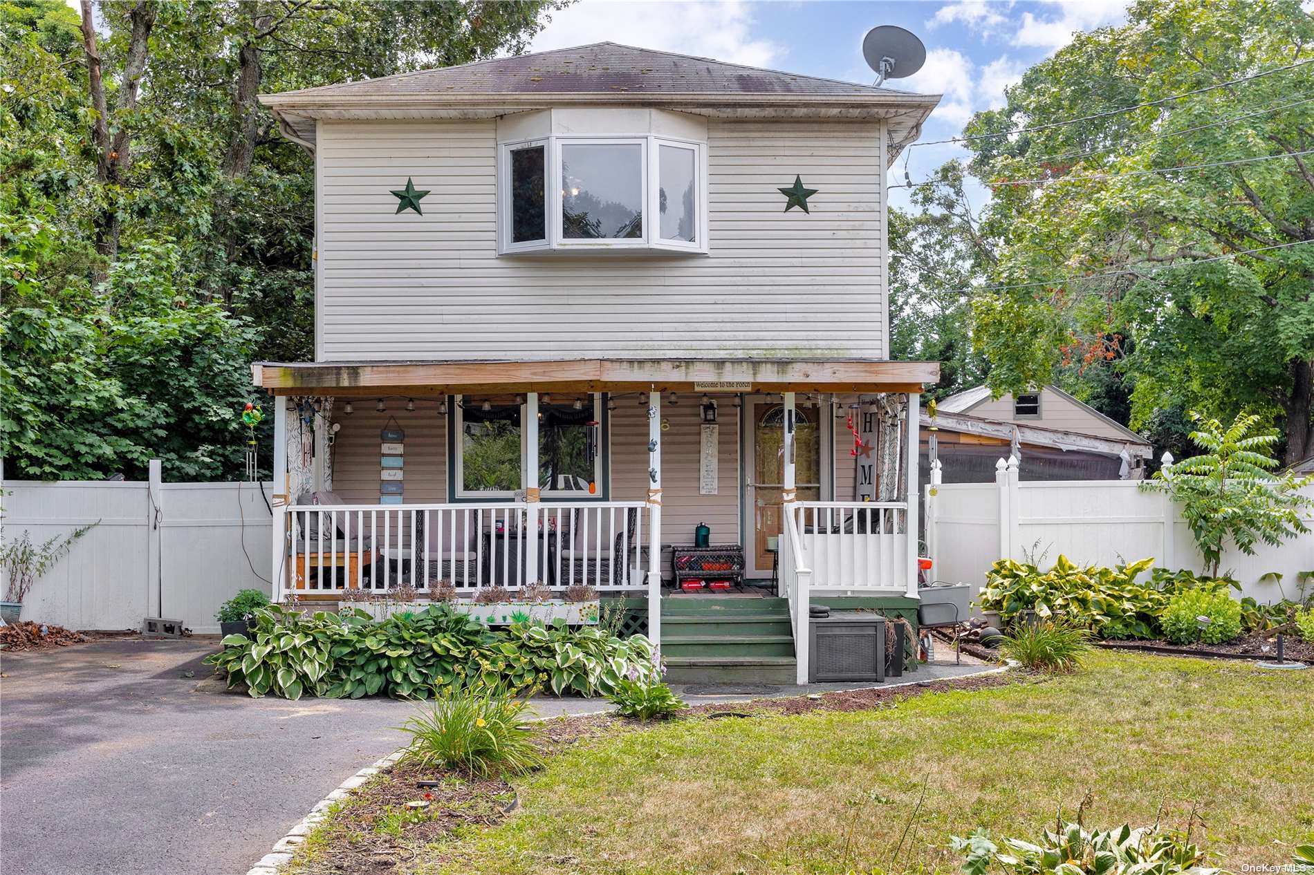 Oakdale Ave, Selden, NY 11784