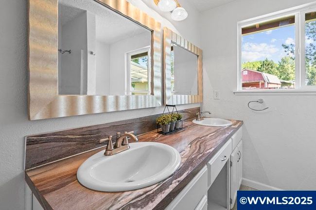 611 Ne Bockes Loop, House other with 3 bedrooms, 2 bathrooms and null parking in Sheridan OR | Image 31