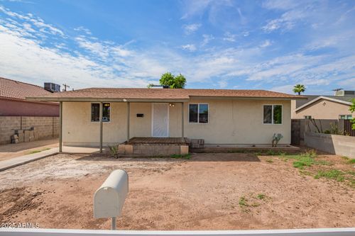 3527 W Almeria Rd, Phoenix, AZ, 85009-2332 | Card Image