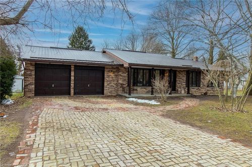 1536 Norfolk County 19 West Road, Vanessa, ON, N0E1V0 | Card Image