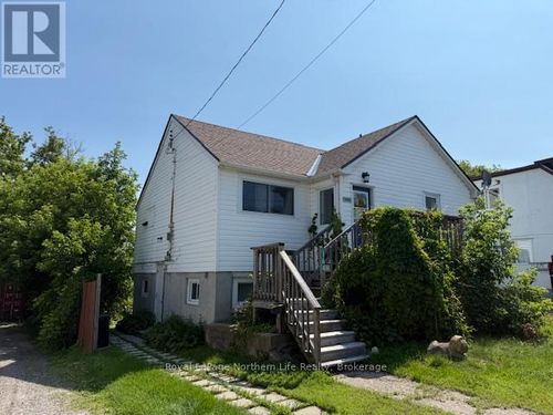 164 Fourth Ave W, North Bay, ON, P1B3M8 | Card Image