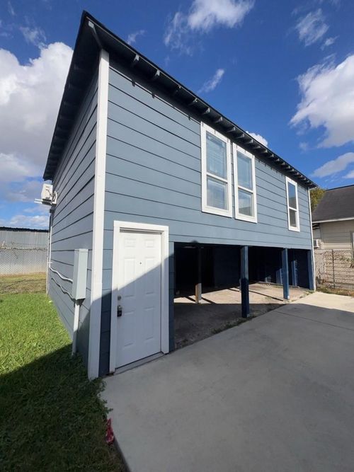 6915 Avenue L, Houston, TX, 77011-2637 | Card Image