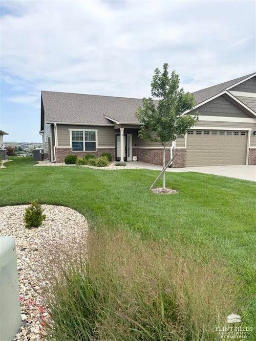 2308 Bellerive Cir, Manhattan, KS, 66503-8902 | Card Image