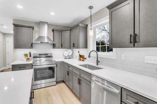 3 Montgomery Rd, Westfield, MA, 01085 | Card Image