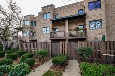 929 Front Street, Townhouse with 2 bedrooms, 2 bathrooms and 2 parking in Lisle IL | Image 1