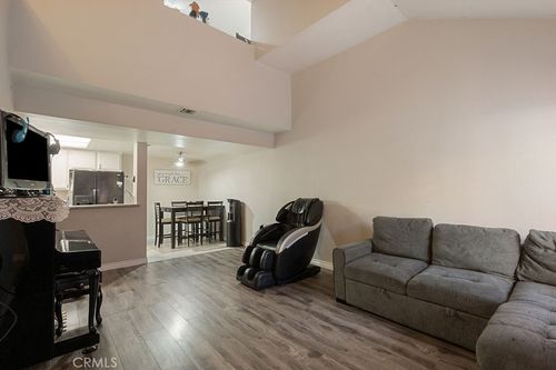 435 W 9th St, Upland, CA, 91786-5948 | Card Image
