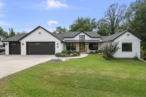 1805 Ridgefield Dr, Port Byron, IL, 61275-9334 | Card Image