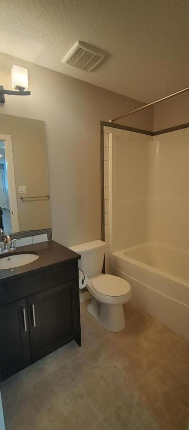 B - 518 Devonia Road W, Home with 2 bedrooms, 1 bathrooms and 2 parking in Lethbridge AB | Image 7