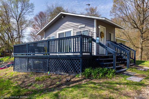 2543 Henry Rd, Lapeer, MI, 48446-9037 | Card Image