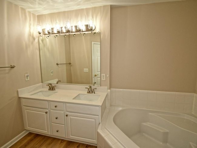 Photo #17 | Image 17