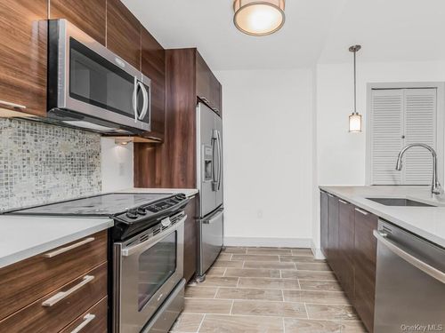 1d-701 Ridge Hill Blvd, Yonkers, NY, 10710-7708 | Card Image