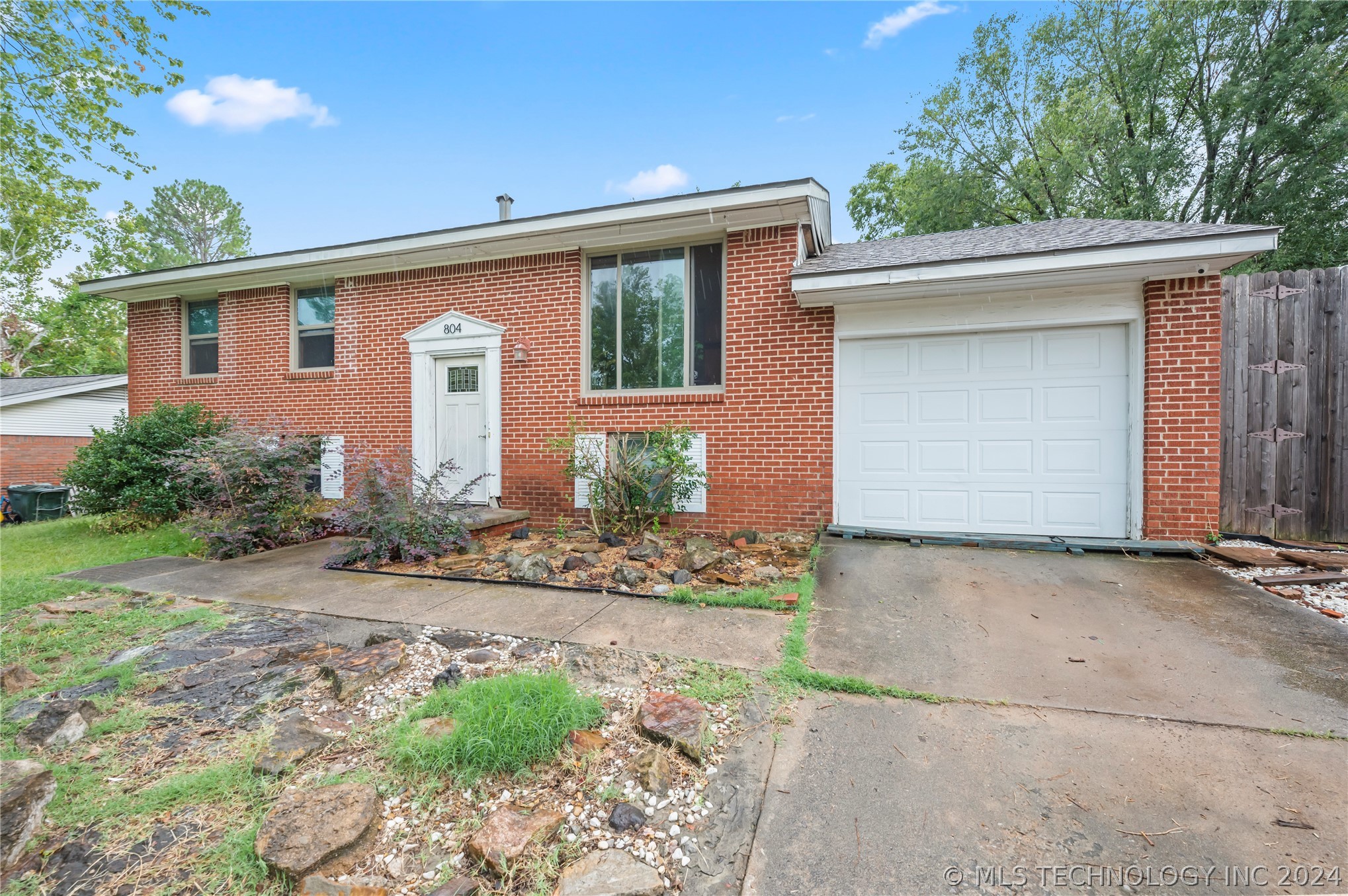 Woodland Dr, Sand Springs, OK 74063