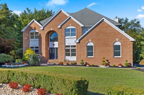 150 Lions Ct, Freehold, NJ, 07728-9355 | Card Image