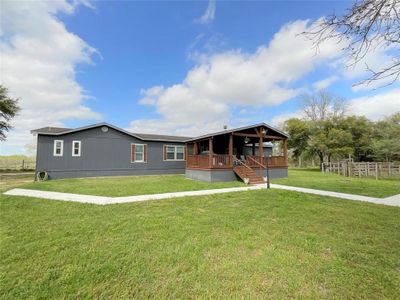 300 County Road 14, Home with 5 bedrooms, 2 bathrooms and null parking in Hallettsville TX | Image 3