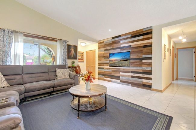 5340 Sw 115 Th Ave, House other with 3 bedrooms, 2 bathrooms and null parking in Cooper City FL | Image 6