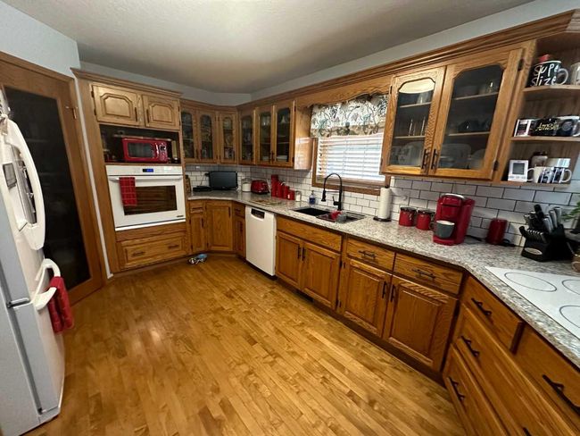 3318 Township Road 400, House other with 4 bedrooms, 4 bathrooms and 6 parking in Rural Lacombe County AB | Image 13
