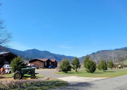 231 Garrett Rd, Hyampom, CA, 96046-1109 | Card Image