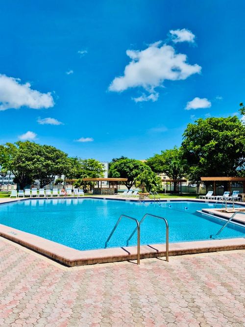 apt-106-4000 Nw 44th Ave, Lauderdale Lakes, FL, 33319-4848 | Card Image