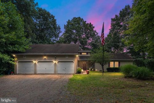 695 Vulpine Dr, GERRARDSTOWN, WV, 25420-3541 | Card Image