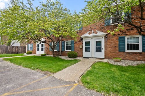 a-707 Garland Cir, Kalamazoo, MI, 49008-2496 | Card Image
