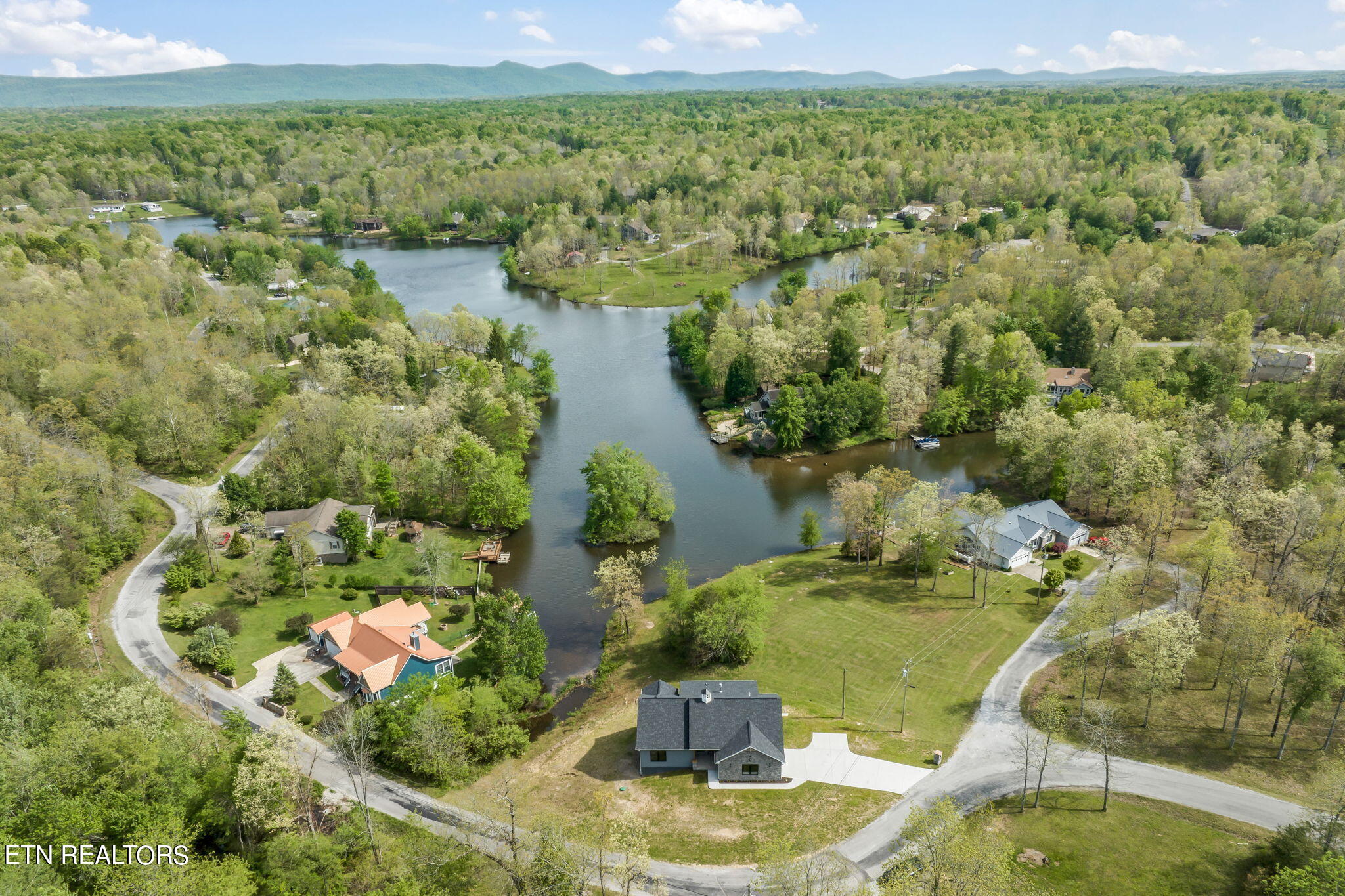War Eagle Dr, Crossville, TN 38572