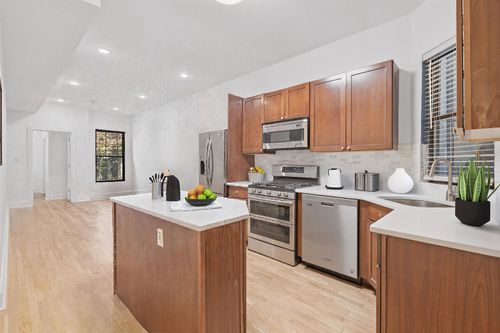 1r-340 Pavonia Ave, Jersey City, NJ, 07302-1534 | Card Image