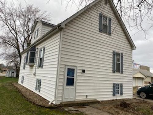 405 N Maple St, Stonington, IL, 62567-9716 | Card Image