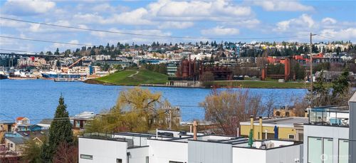 73 E Lynn St, Seattle, WA, 98102-3429 | Card Image