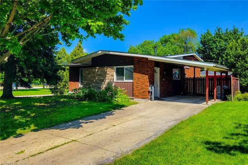 1 Vera Crt, Hamilton, ON, L8K4G7 | Card Image