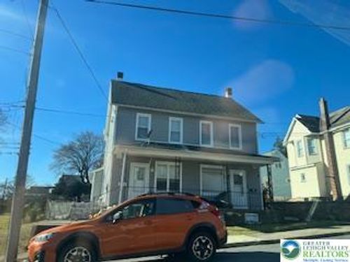 211 N Westbrook Ave, Pen Argyl, PA, 18072-1530 | Card Image